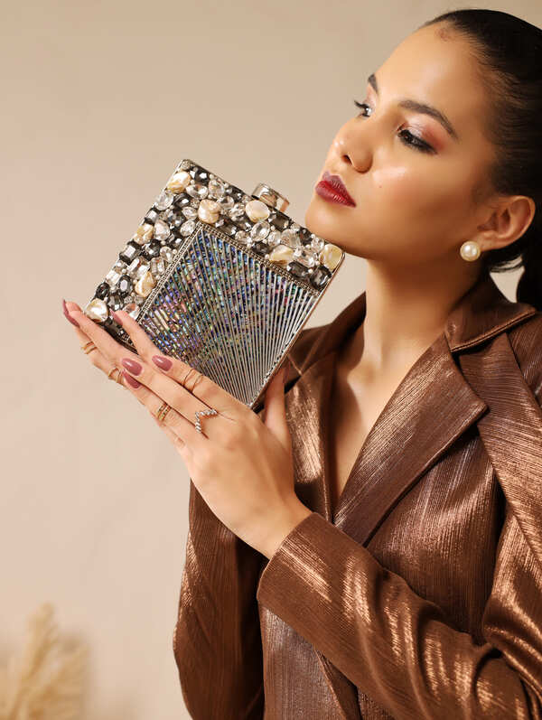 Aqsa Embellished Brass Clutch