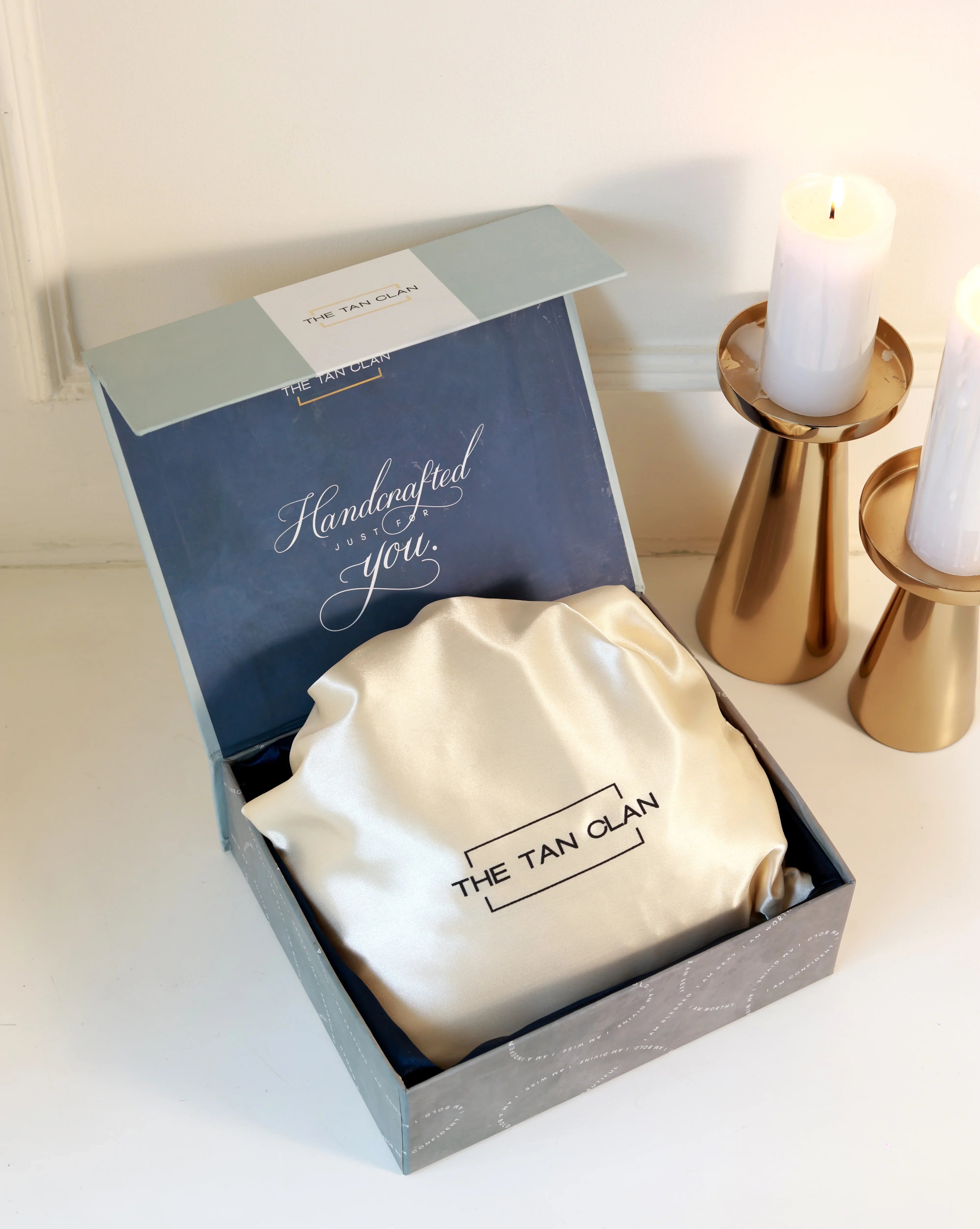 Mindy 3D Brass Clutch