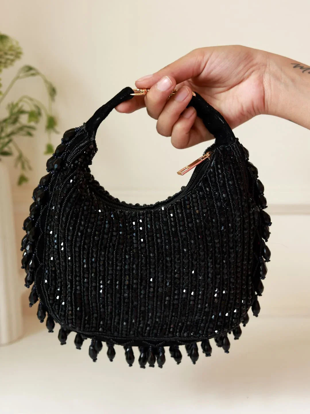 Sera Black Drop Pearls Batua Bag